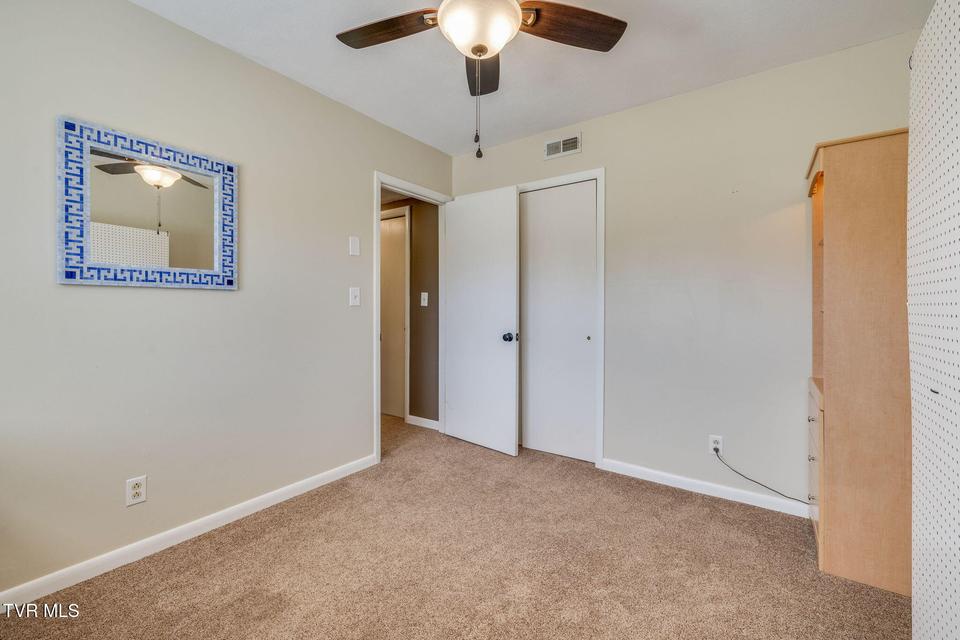 Photo #33: 531 Wilson Street