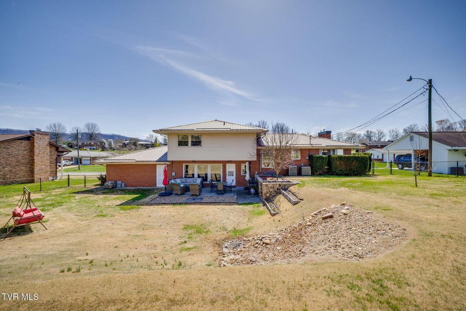 Photo #39: 531 Wilson Street