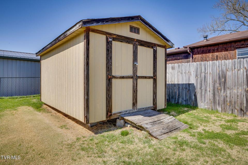 Photo #40: 531 Wilson Street