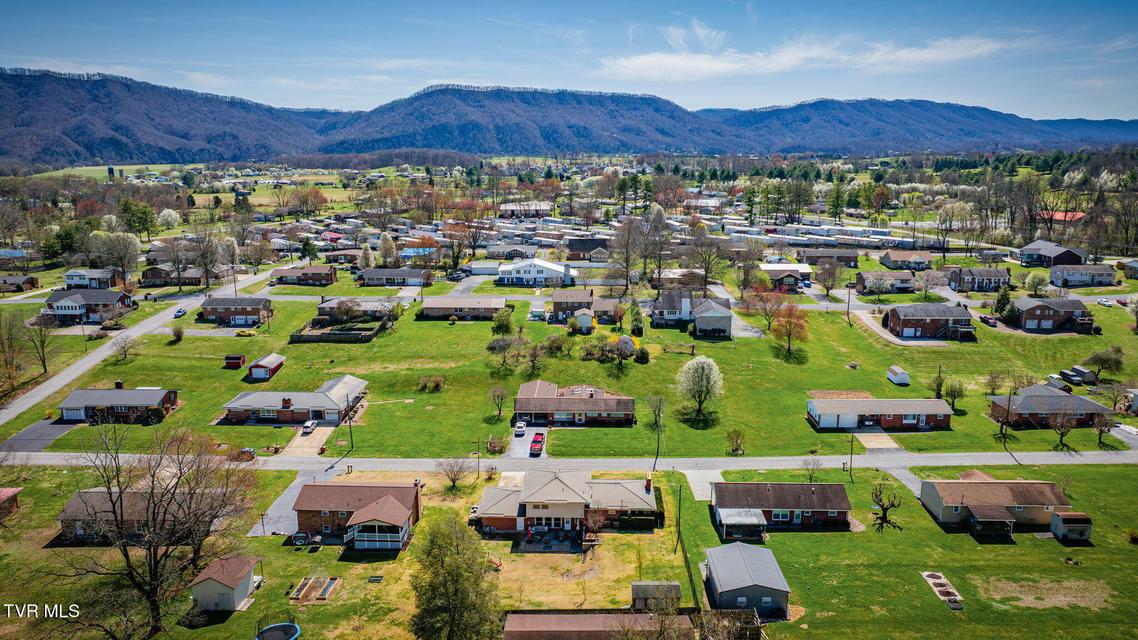 Photo #45: 531 Wilson Street