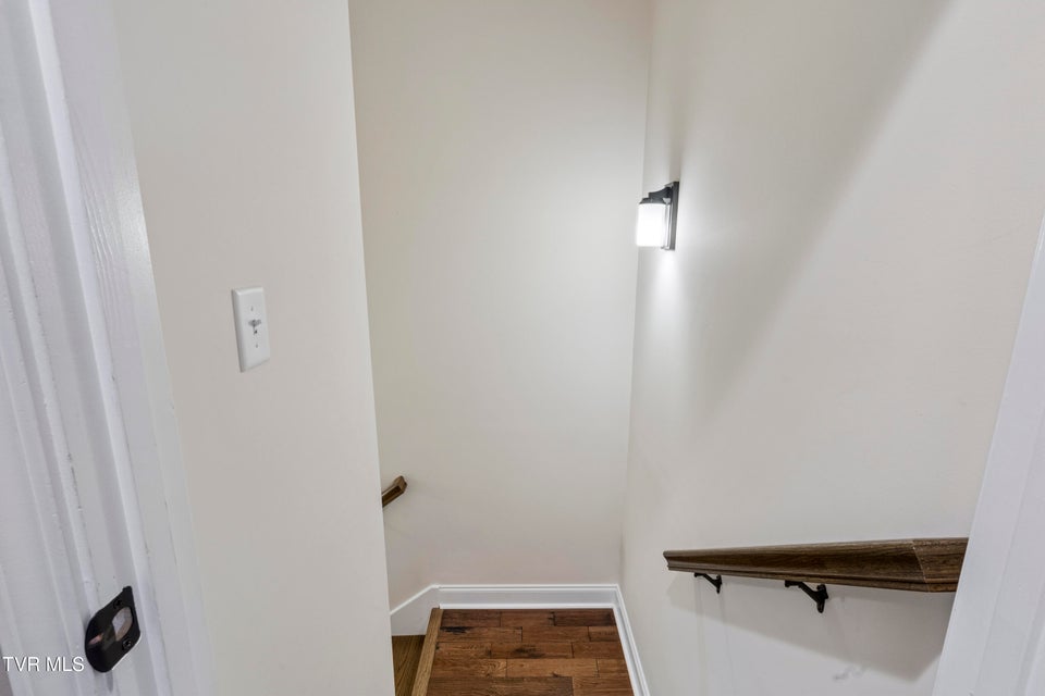 Photo #39: 1148 Cliffview Circle