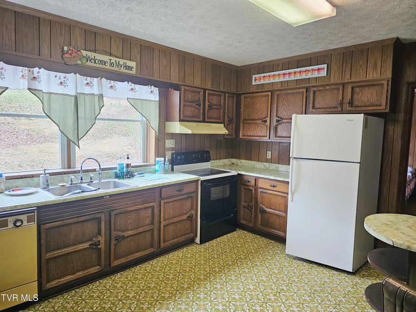 Photo #17: 5723 Eagle Avenue