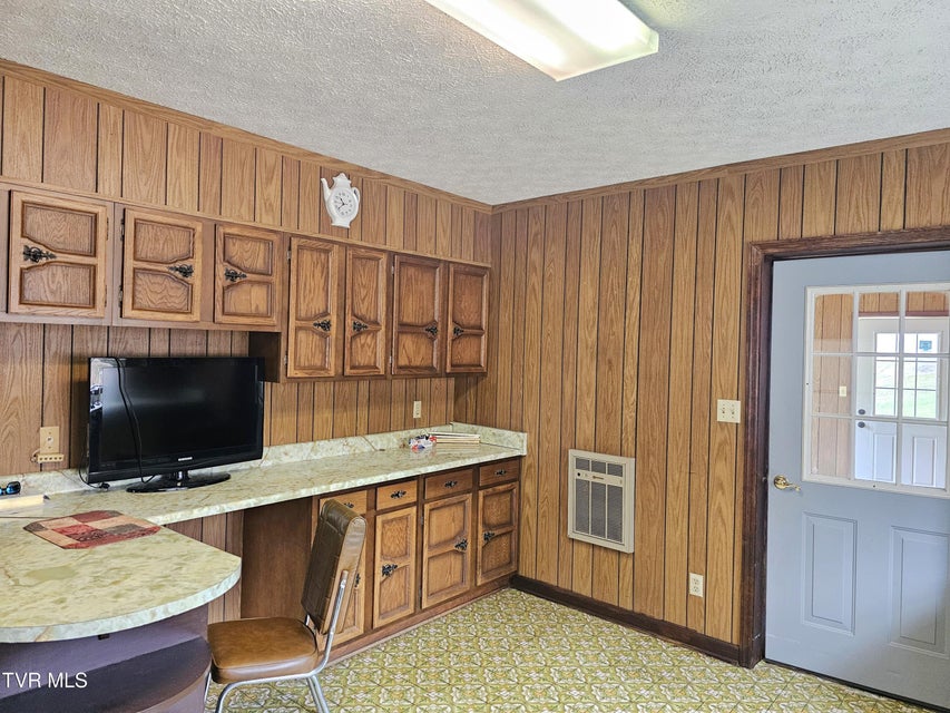 Photo #18: 5723 Eagle Avenue