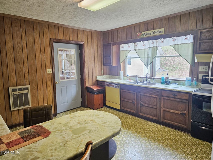 Photo #19: 5723 Eagle Avenue