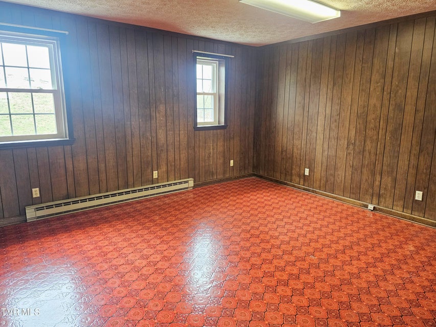 Photo #25: 5723 Eagle Avenue