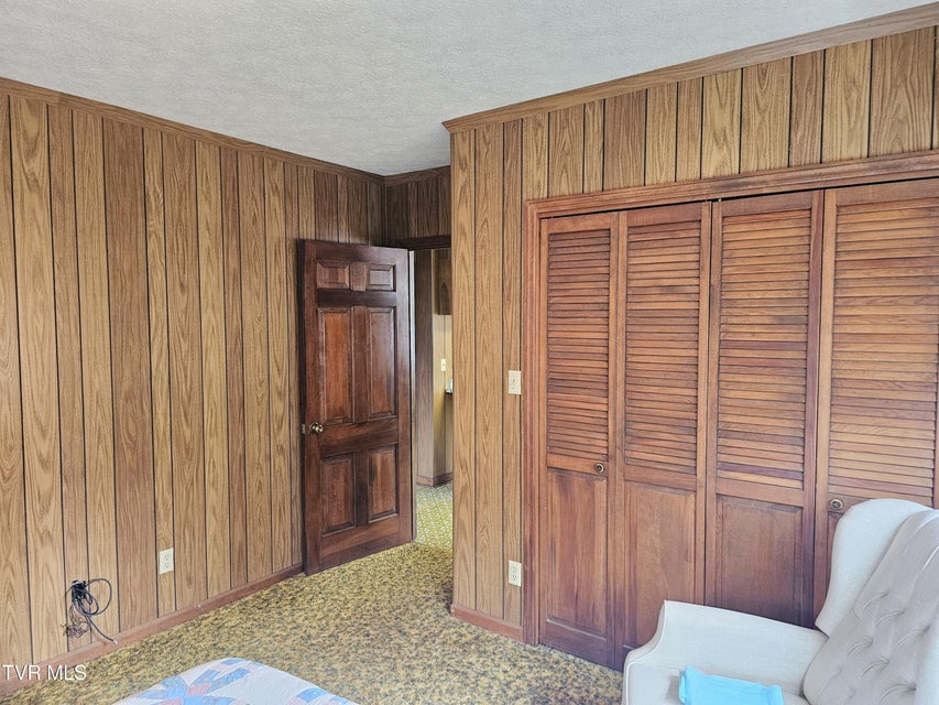 Photo #31: 5723 Eagle Avenue