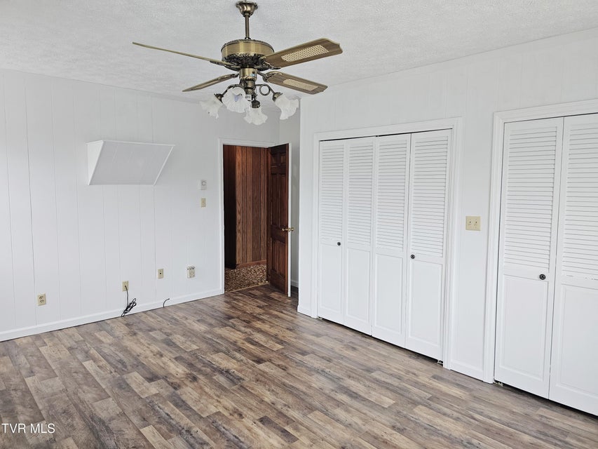 Photo #38: 5723 Eagle Avenue