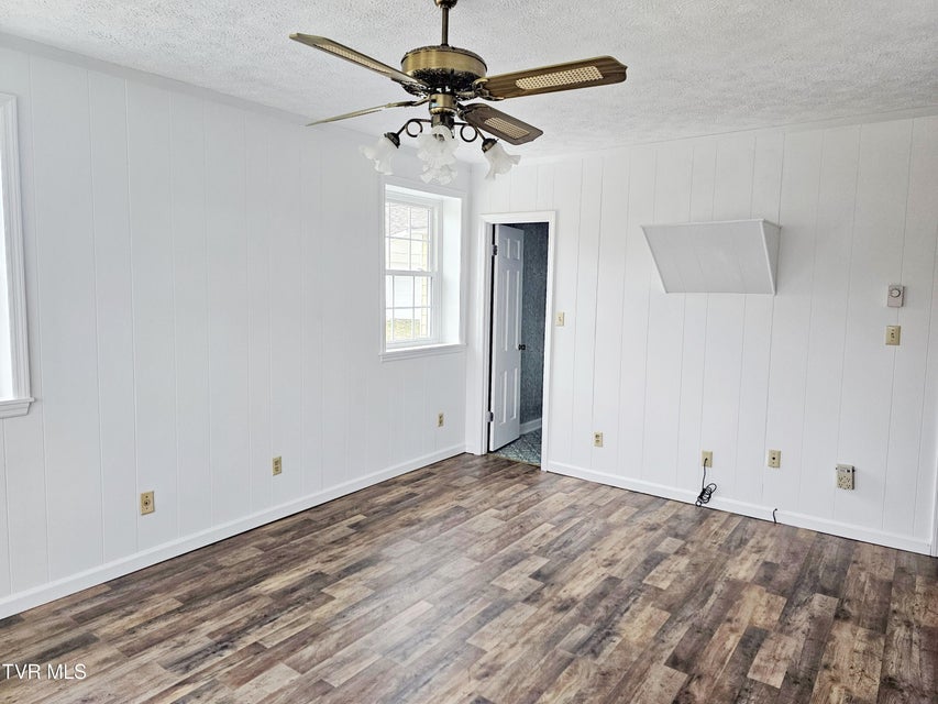 Photo #40: 5723 Eagle Avenue