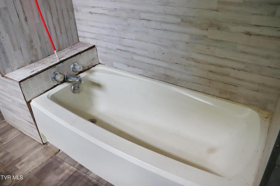 Photo #25: 3849 Nealy Ridge