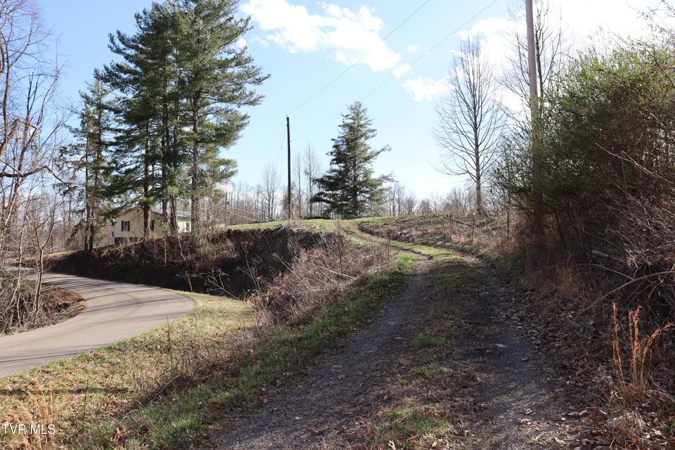 Photo #47: 3849 Nealy Ridge