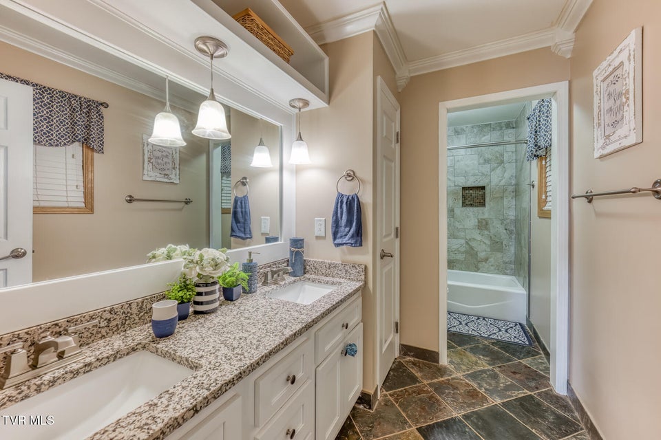 Photo #27: 912 Katies Way