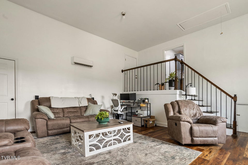 Photo #31: 200 Bell Flower Court