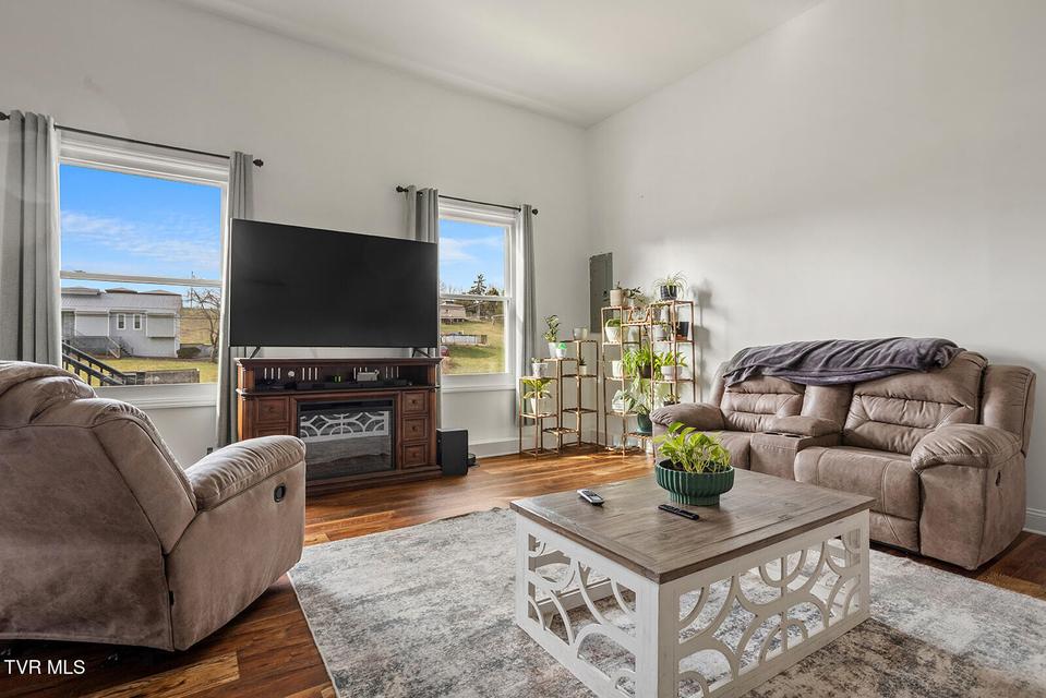 Photo #33: 200 Bell Flower Court