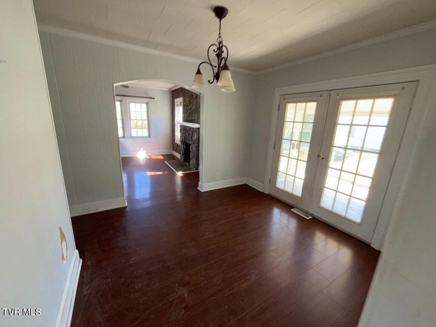 Photo #7: 137 Crestview Drive