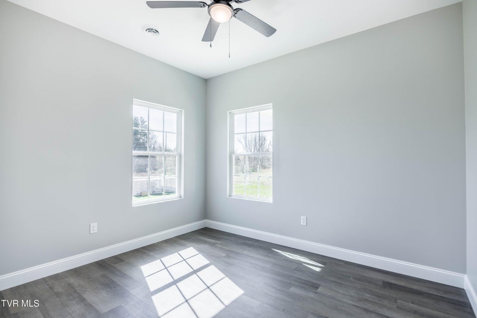 Photo #20: 550 Gibson Loop