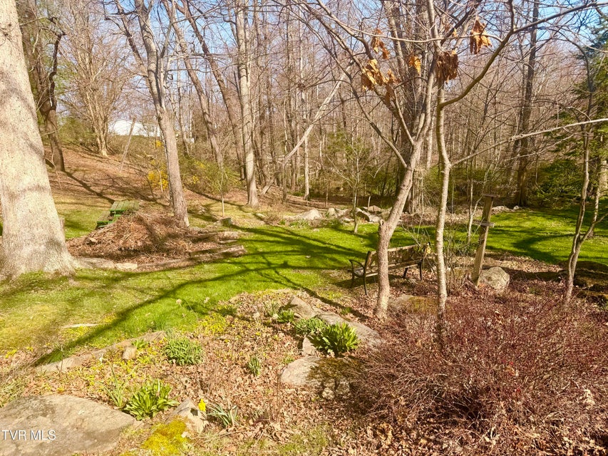 Photo #31: 121 Beverly Avenue