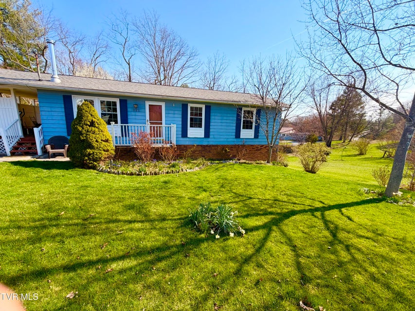 Photo #3: 121 Beverly Avenue