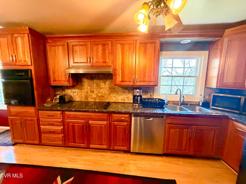 Photo #5: 121 Beverly Avenue