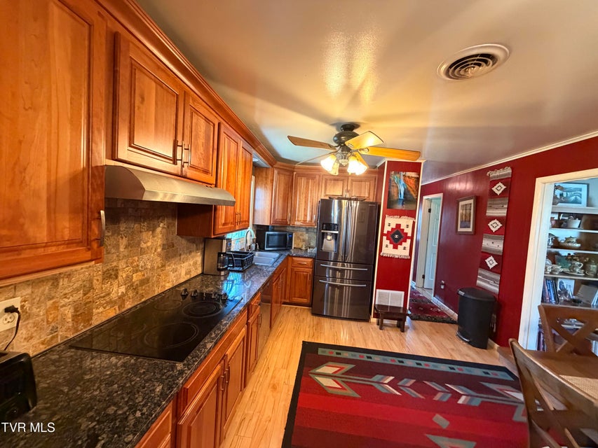 Photo #11: 121 Beverly Avenue