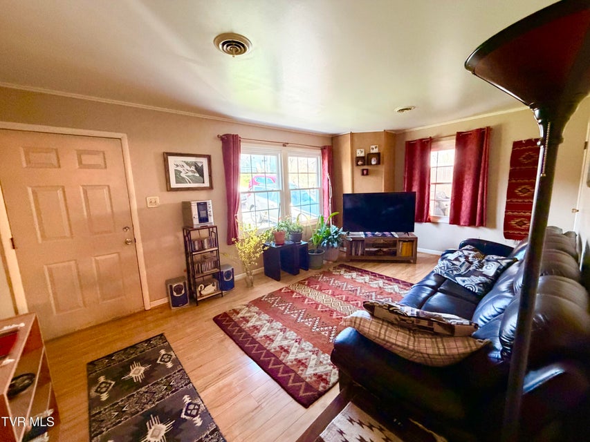 Photo #9: 121 Beverly Avenue