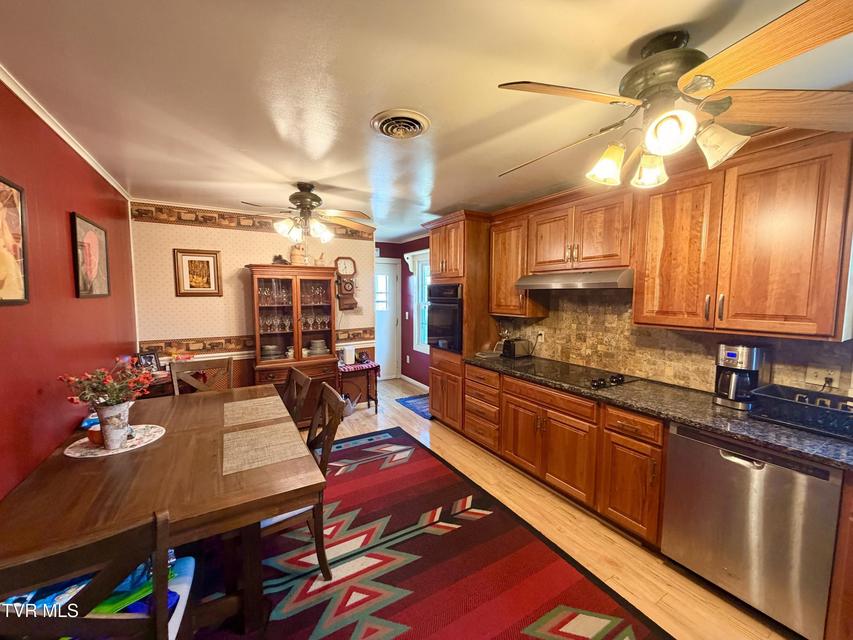 Photo #6: 121 Beverly Avenue