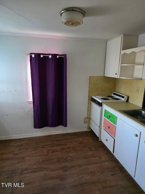 Photo #7: 1358 Farragut Avenue