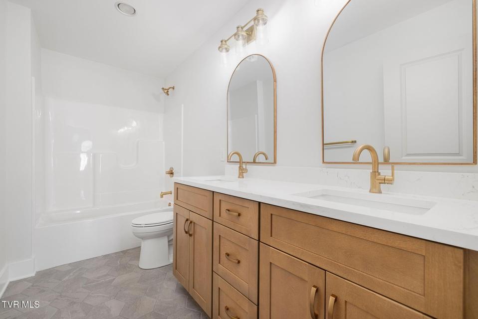 Photo #37: 235 Winston Place