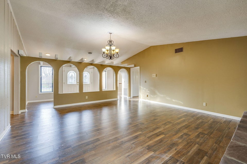 Photo #8: 1019 Somerset Drive