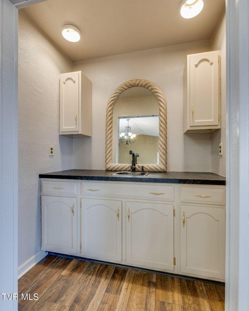 Photo #9: 1019 Somerset Drive