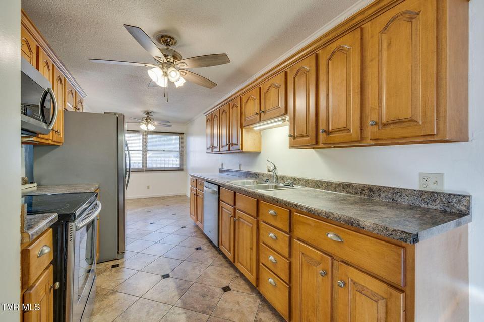 Photo #10: 1019 Somerset Drive