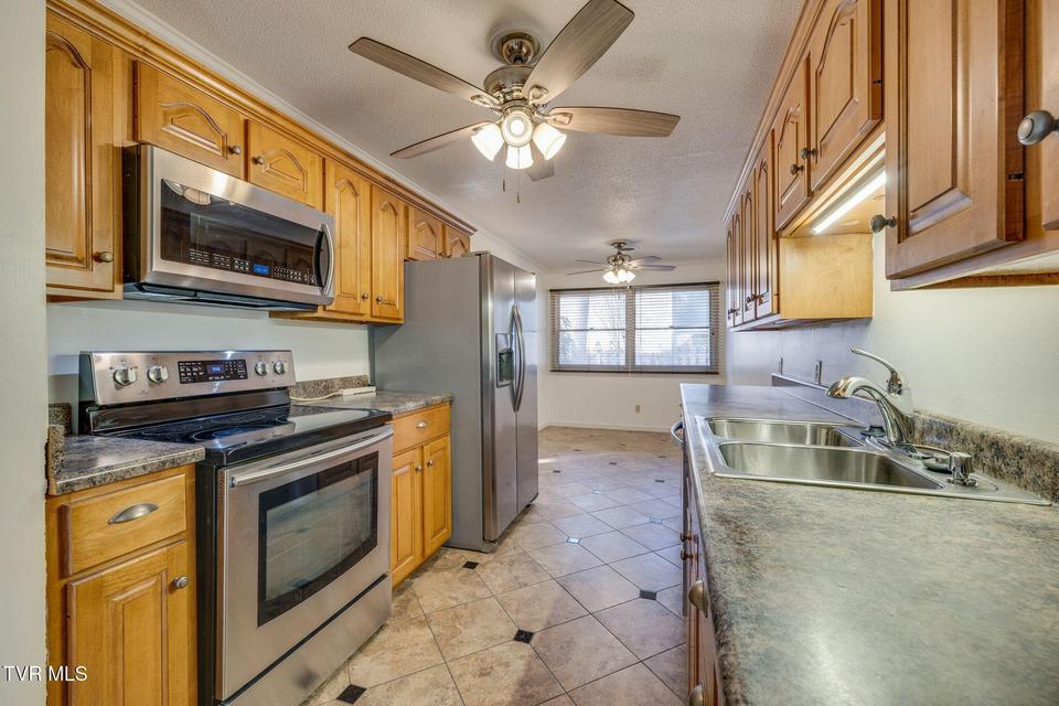 Photo #11: 1019 Somerset Drive