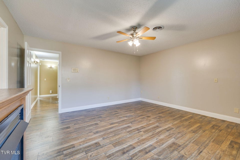 Photo #21: 1019 Somerset Drive