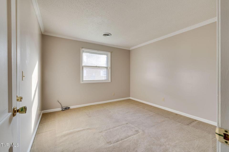 Photo #25: 1019 Somerset Drive