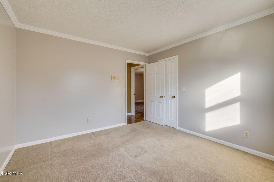 Photo #26: 1019 Somerset Drive