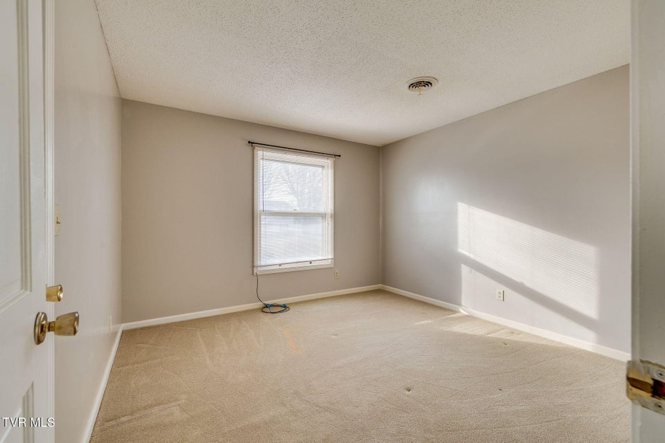 Photo #29: 1019 Somerset Drive