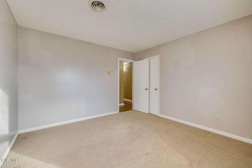 Photo #30: 1019 Somerset Drive