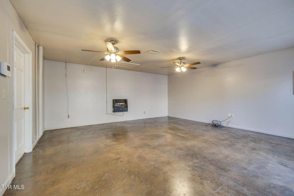 Photo #32: 1019 Somerset Drive