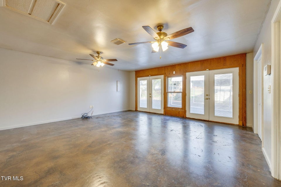 Photo #33: 1019 Somerset Drive