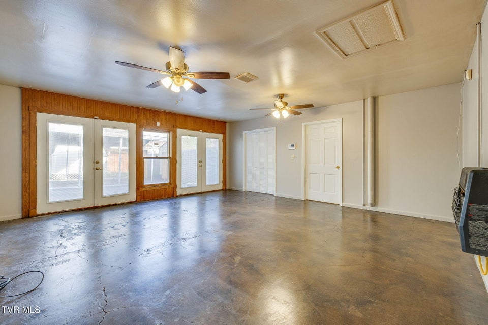 Photo #34: 1019 Somerset Drive