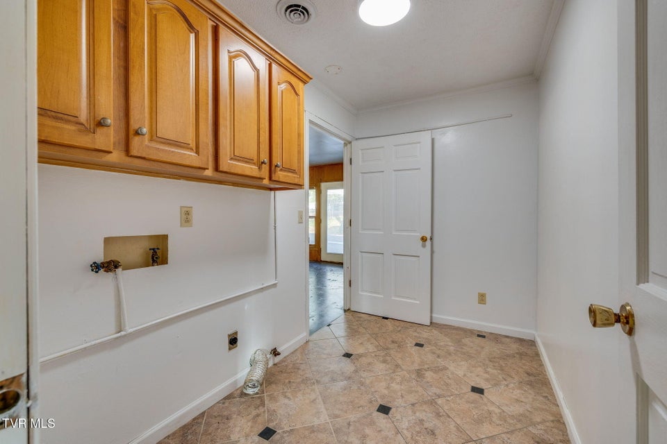 Photo #35: 1019 Somerset Drive