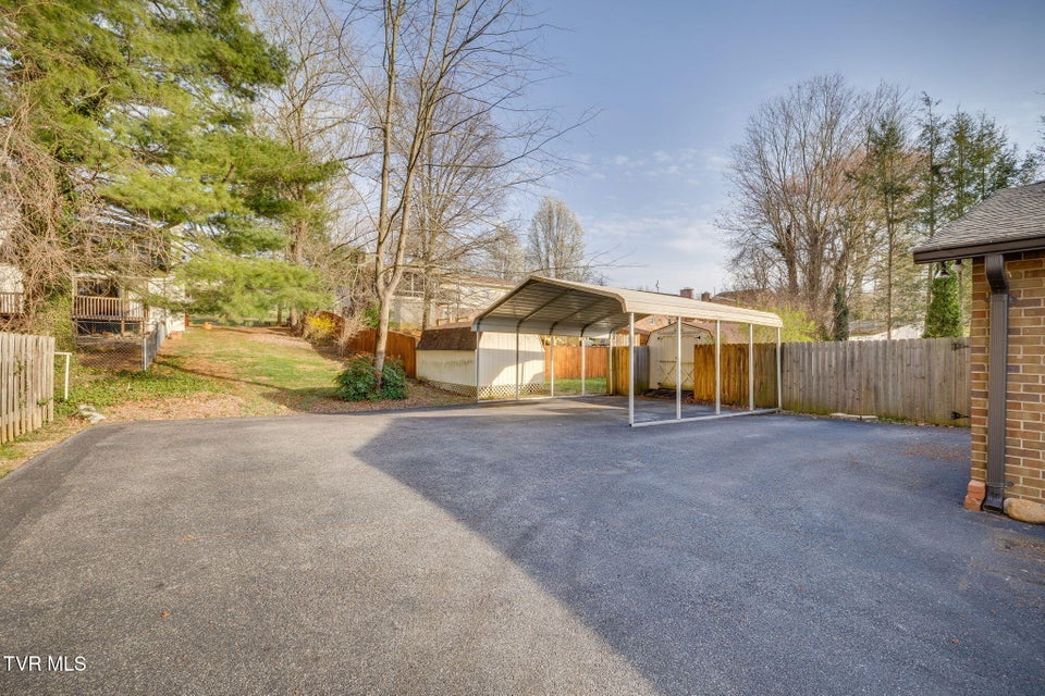 Photo #36: 1019 Somerset Drive