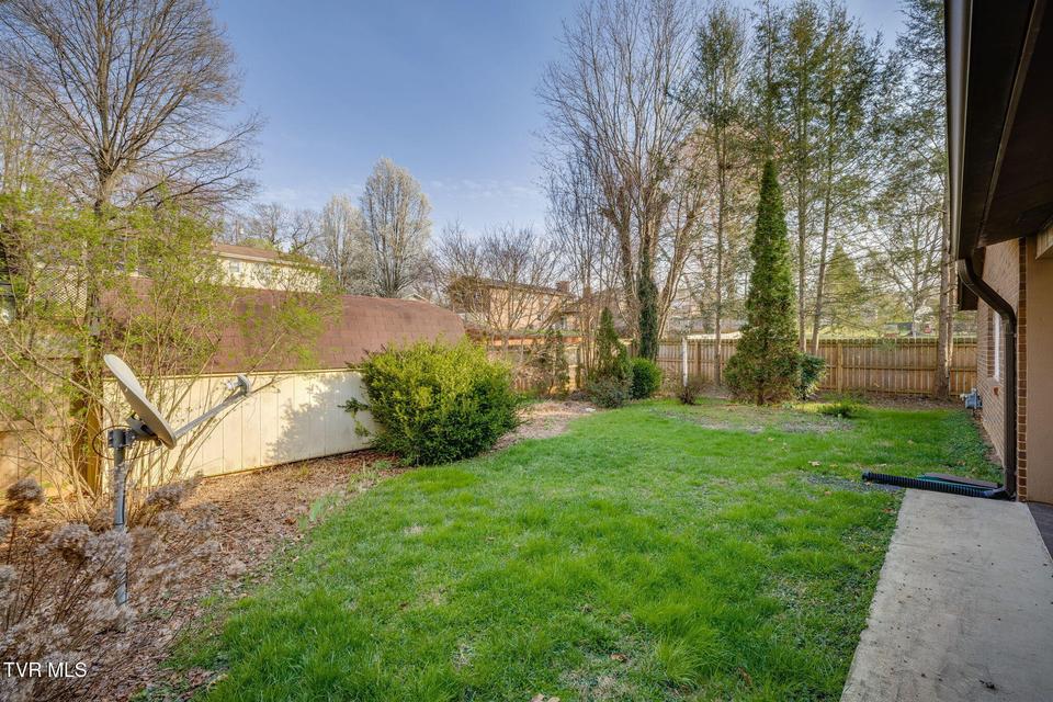 Photo #38: 1019 Somerset Drive