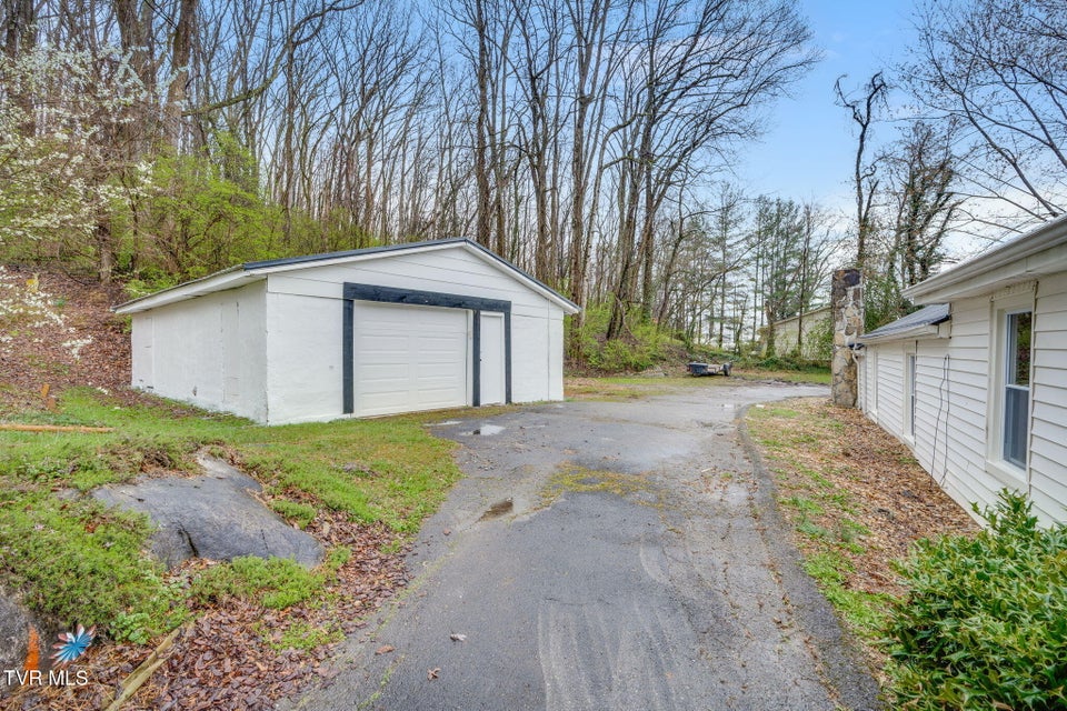 Photo #4: 1131 Berry Road