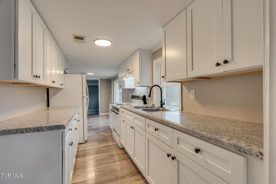 Photo #7: 1131 Berry Road