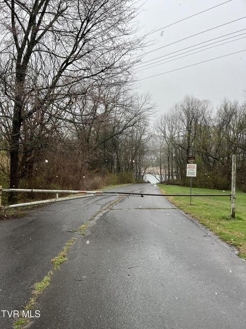 Photo #31: 348 River Road