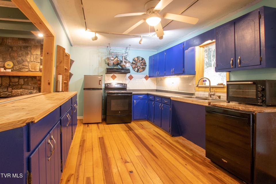 Photo #20: 331 Bear Cage Road