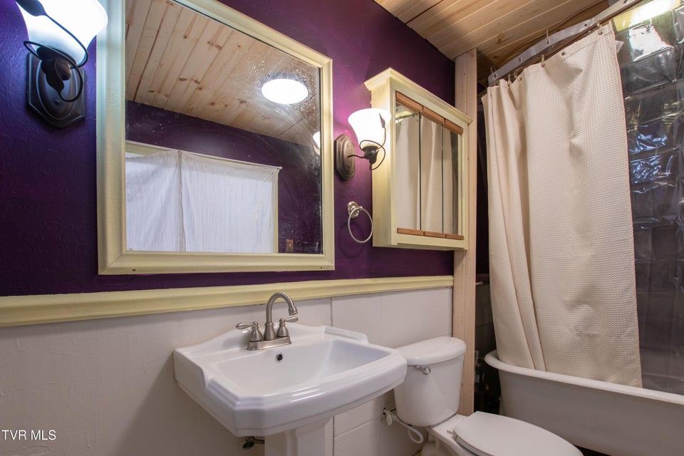 Photo #29: 331 Bear Cage Road