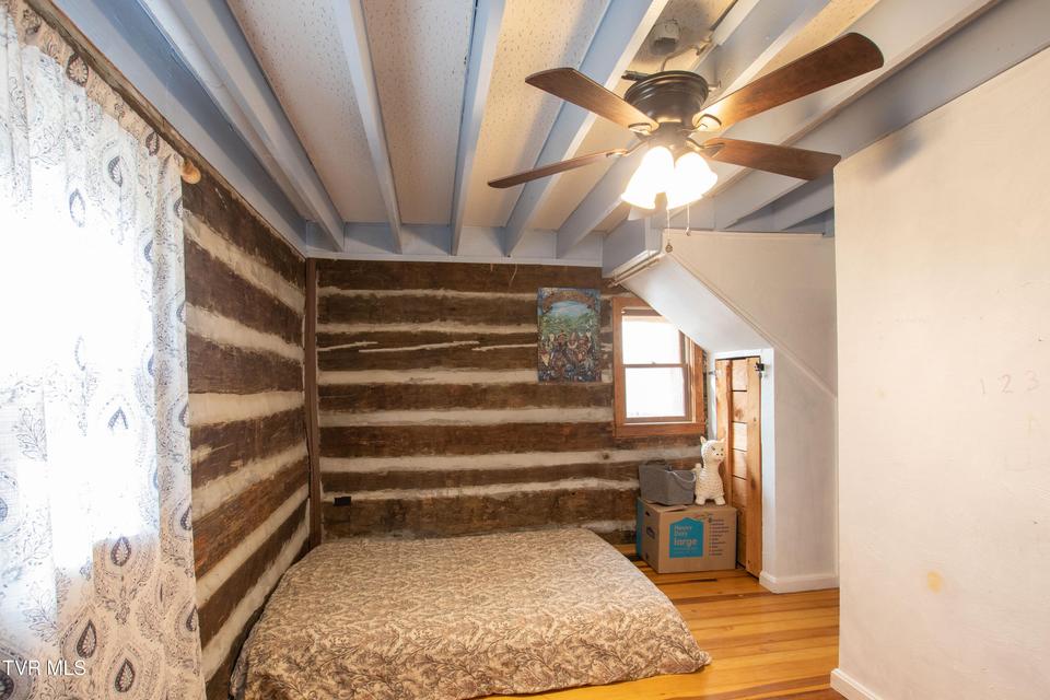 Photo #27: 331 Bear Cage Road