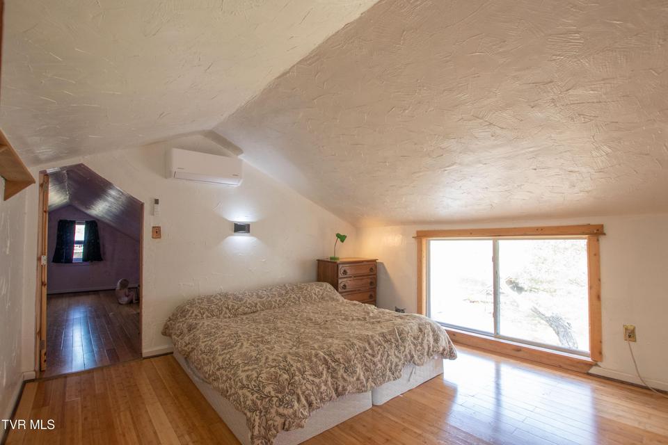 Photo #30: 331 Bear Cage Road