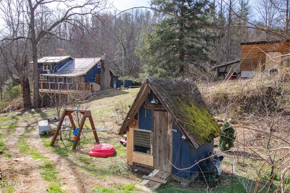 Photo #71: 331 Bear Cage Road